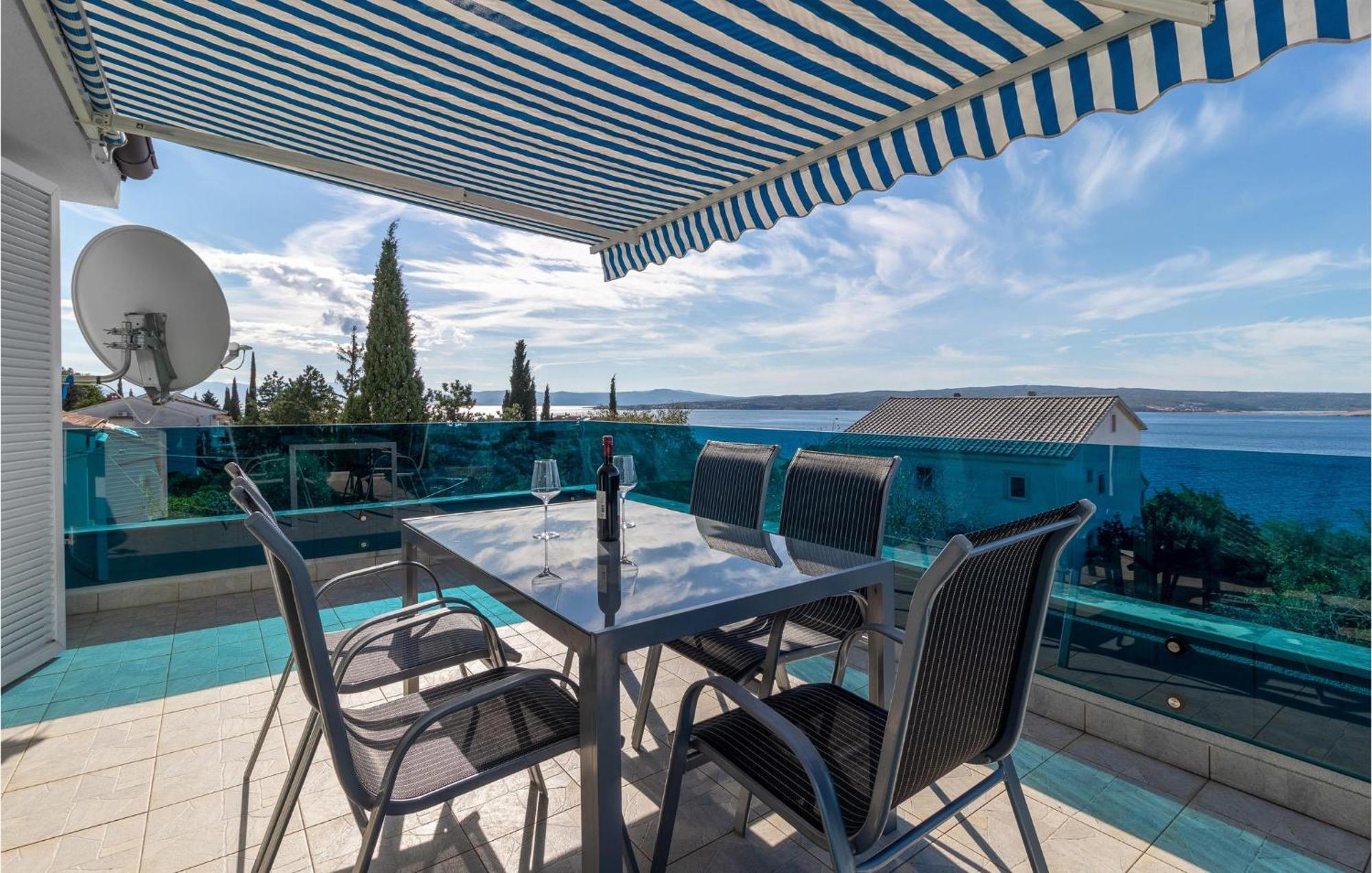 Stunning Apartment In Dramalj With House Sea View Zewnętrze zdjęcie